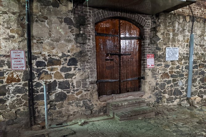 Hell Cat Ghost Tour - Savannah's Haunts and Horror - What to bring for a comfortable night scare