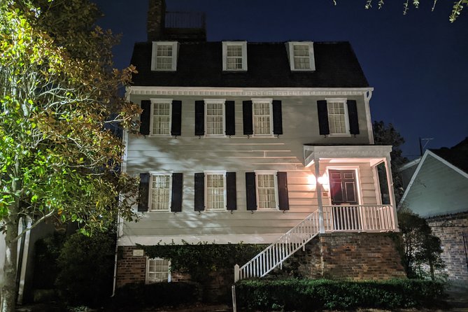 Hell Cat Ghost Tour - Savannah's Haunts and Horror - Wheelchair accessible and service animal friendly