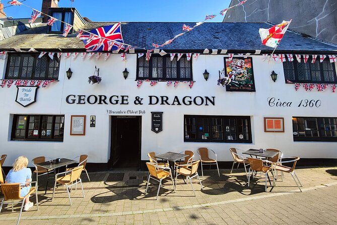Ilfracombe Harbour Ghost Tour - Group size and hearing the story