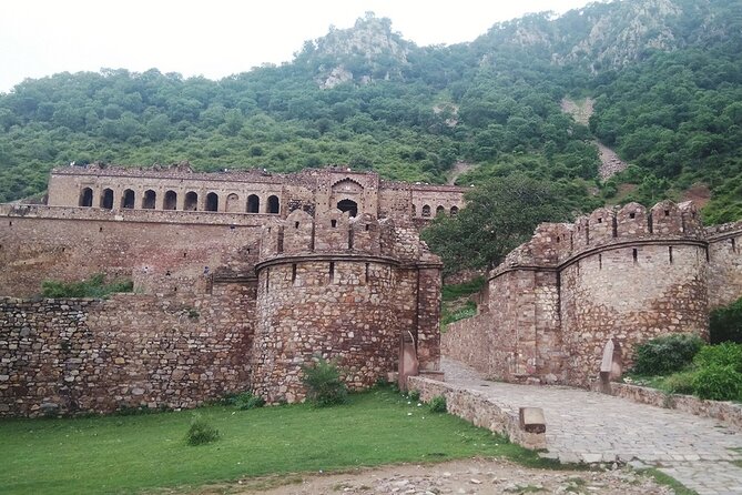 Jaipur to Chandbaori Stepwell & Haunted Bhangarh Private Trip - Jaipur-to-Abhaneri driving: the part you should plan for