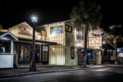 Key West Ghost Tours: Southernmost Shadows and Ghosts - The Curry Mansion Inn Stop: Shadows and a Weeping Presence