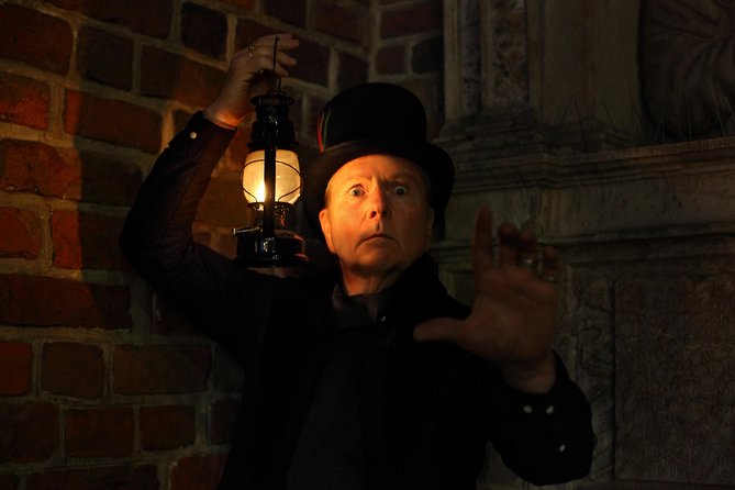 Krakow Night Tour: Ghosts, Vampires and Legends of the Old Town - The Guide Role: Storytelling That Reads Like Urban Theater