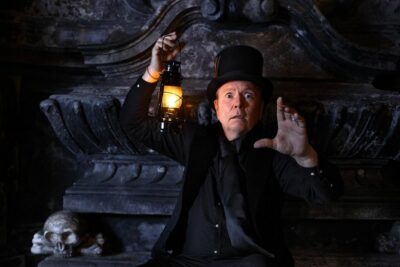 Krakow Night Tour: Ghosts, Vampires and Legends of the Old Town - Rynek Glowny Central Square: Legends Begin Here