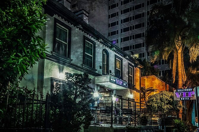 LA Ghosts Boos and Booze Haunted Pub Crawl - Stop 3: Black Rabbit Rose for the last round of hauntings