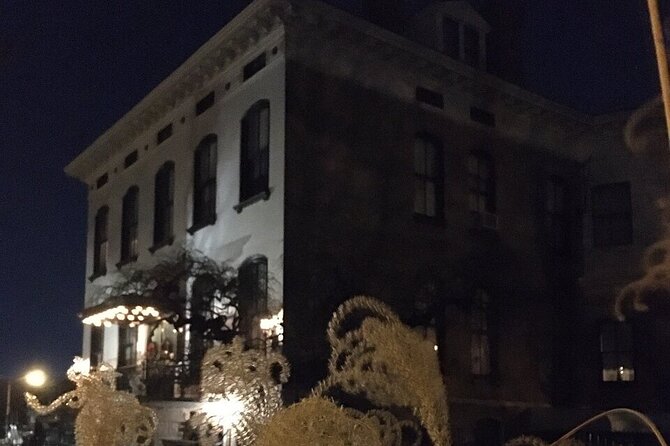 Lemp Haunted Neighborhood Walking Tour - Pace, stairs, and what to wear for a 1 hour 45 minute night