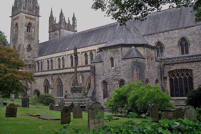 Llandaff's Ghosts: A Self-Guided Audio Tour - What to bring for a smooth walk