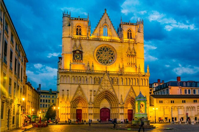 Lyon Ghost Hunt: Follow the Shadows Exploration Game - Stop 3: Loyasse Cemetery, the Cemetery of the Rich