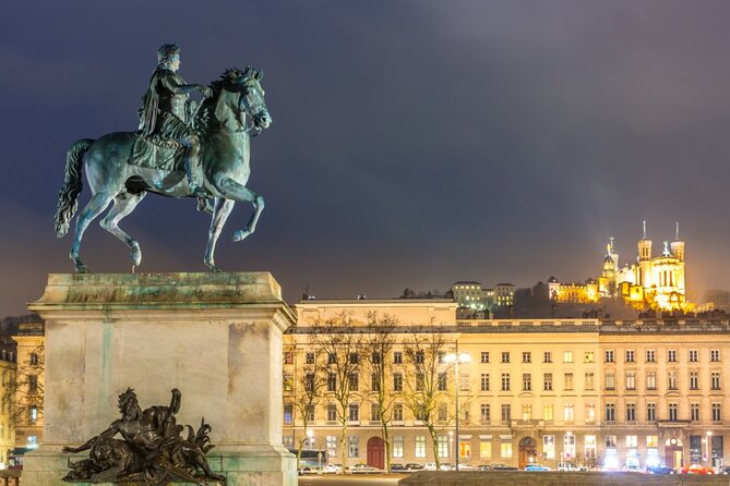 Lyon Ghost Hunt: Follow the Shadows Exploration Game - Stop 4: Saint-Jean-Baptiste Cathedral and the Festival of Lights Clue