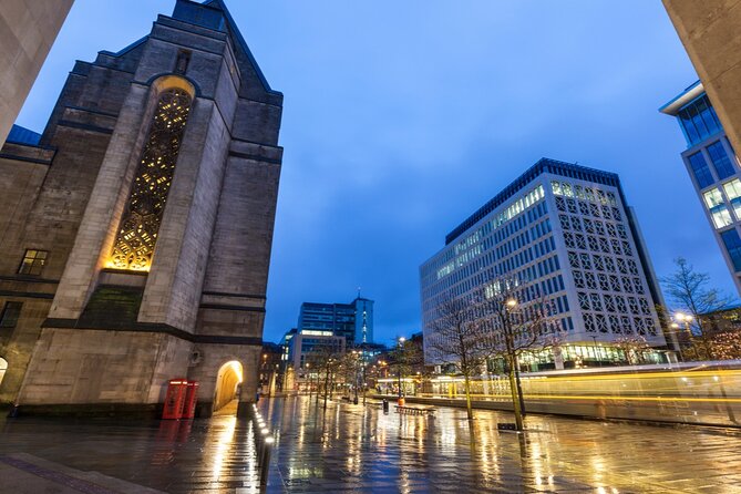 Manchester Haunt Quest: Solve the Mystery of the Pusher - Chetham’s Library: 1421 roots and 100,000 volumes of clue-fuel