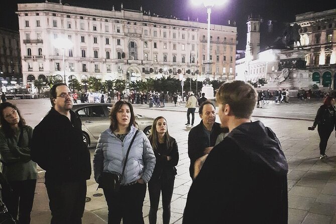 Milan Dark Ghost Tour on Foot - Duomo di Milano: The White-Eyed Figure Behind Newlyweds