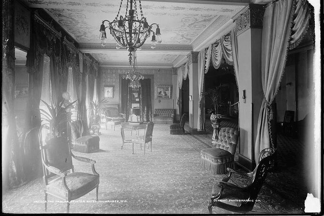 Milwaukee Downtown Ghost Tour - The Shadow of City Hall - Meeting at 144 E Wells St: A 7:30 pm Walk With a Purpose