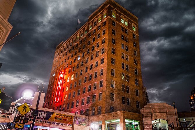 Milwaukee Morbid Mirrorlight Ghost Tours - Weather, shoes, and the “it’s outside” reality