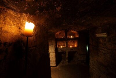 Multi-Sensory Haunted Underground Vaults Tour in Edinburgh - The spooky style: atmosphere over jump-scares