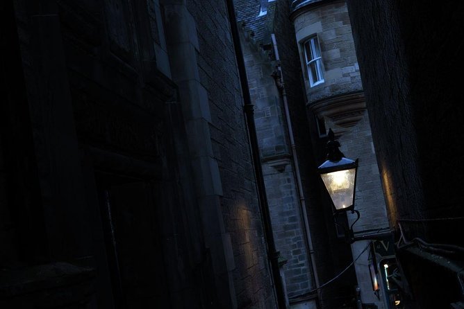 Multi-Sensory Night Walking Tour with Haunted Vaults in Edinburgh - Guides Can Make or Break the Spooky Factor