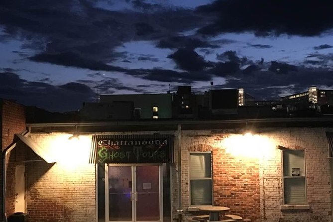 Murder & Mayhem Haunted History Walking Tour - Meet the Guides: Jason, Jessica, and Maria’s Story Style