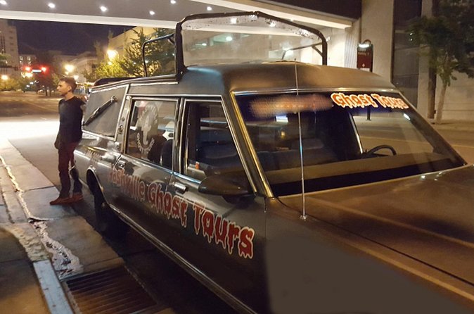 Nashville Haunted Hearse Ghost Tour 1 Hour Shared - Stop 4: 1017 16th Ave S and the Murder on Music Row