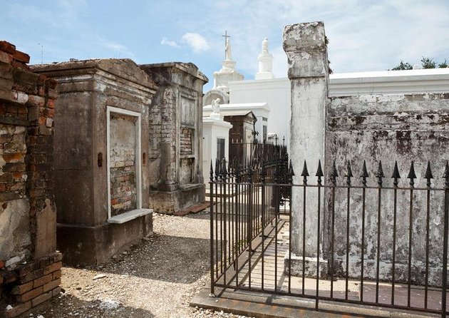 New Orleans Dead of Night Ghosts and Cemetery Bus Tour - Key takeaways before you book