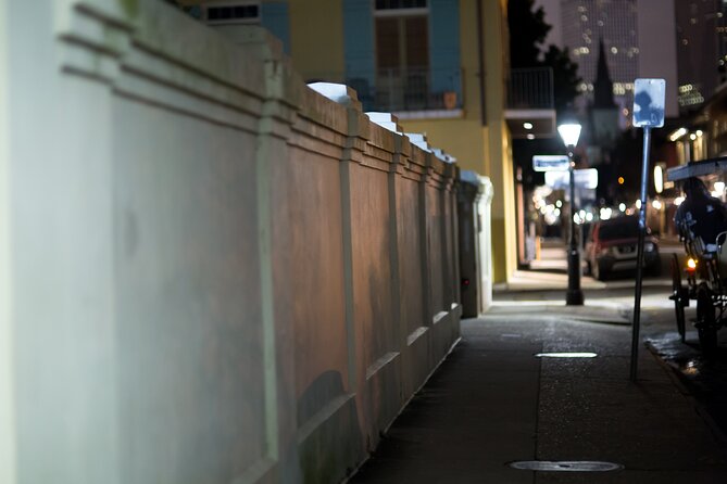 New Orleans Ghosts Boos and Booze Haunted Pub Crawl - The 1834 Building and the Voodoo Shop Stop