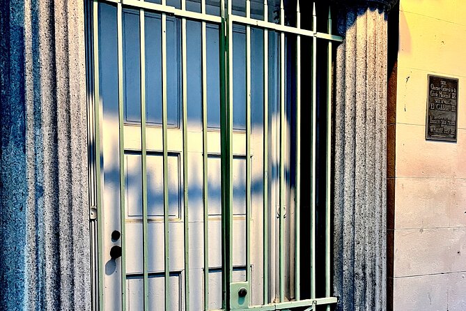 New Orleans Haunted Legends & Scandals Small Group Tour - What You’ll Experience on the Ground: Timing, Shoes, and Rain-Smart Listening