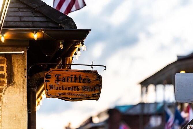New Orleans Haunted Pub Crawl - Stop 1: Rampart Treehouse and the first hit of spooky lore