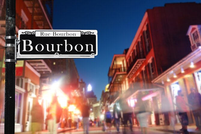 New Orleans Haunted Pub Crawl - Pacing, bar lines, and group size in the real French Quarter