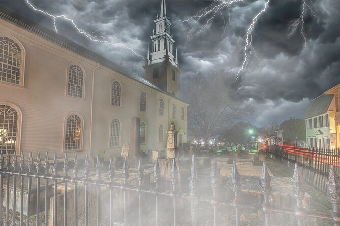 Newport Ghosts: Seaside Hauntings and Hags Tour - What this 8:00 pm walk feels like in Newport