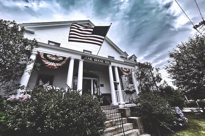 Newport Ghosts: Seaside Hauntings and Hags Tour - Stop 3: Queen Anne Square at sunset timing