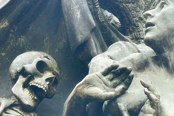 Nuremberg Ghosts and Gallows Evening Walking Tour in English - The Paranormal Guide: How the Stories Work (and How Scary Is It?)