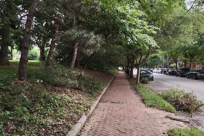 Old Louisvilles Famous Ghosts Smartphone Guided Walking Tour - Central Park: family ties and lingering spirits