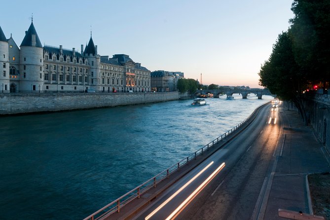 Paris by Night Walking Tour: Ghosts, Mysteries and Legends - Place de l’Hôtel de Ville: Where Celebration and Executions Collide