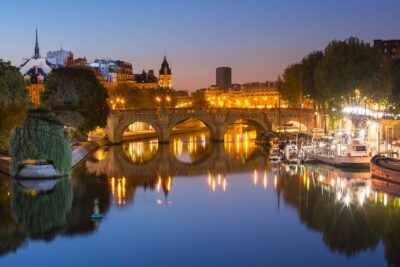 Paris Ghosts and Dark Stories Tour - Meeting at Pont Neuf: The Start of the Spooky Story Trail