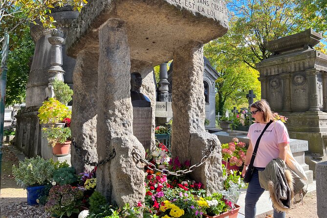 Paris: Haunted Père Lachaise Cemetery Guided Tour - The headline graves you’ll want to find