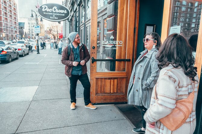 Phantoms of Prohibition: Ghosts Cocktails & Bites Walking Tour - Stop 3 at the Galt House: Skyline Views, Dessert, and the Best Ending Drink