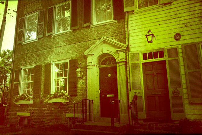 Phantoms of the Potomac: Old Town Alexandria Ghost Tour - Meeting at 301 King St: how to set yourself up for an easy start