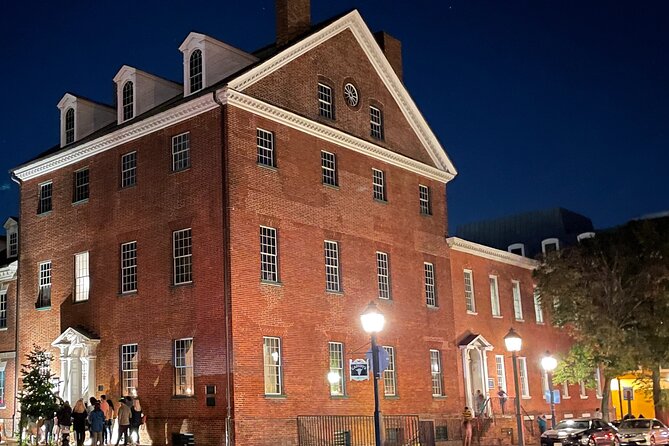 Phantoms of the Potomac: Old Town Alexandria Ghost Tour - The real vibe: a ghost tour that behaves like a history walk