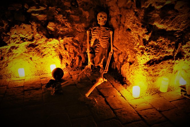 Prague Ghosts, Legends, Medieval Underground and Dungeon Tour - Josefov by lantern light: Golem lore and the darker side of Jewish Prague