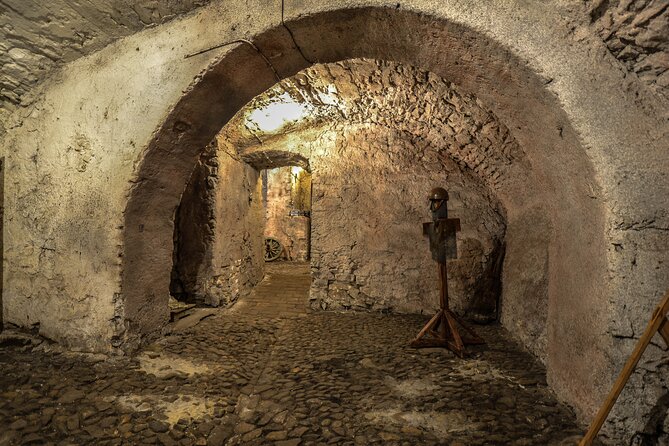 Prague Ghosts, Legends, Medieval Underground and Dungeon Tour - The underground part: plague, plague doctors, and an alchemist laboratory