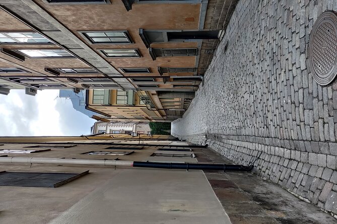 Private blood, ghosts and folklore Old Town 2h Stockholm tour - Start at Stortorget: death, curses, and why blood mattered