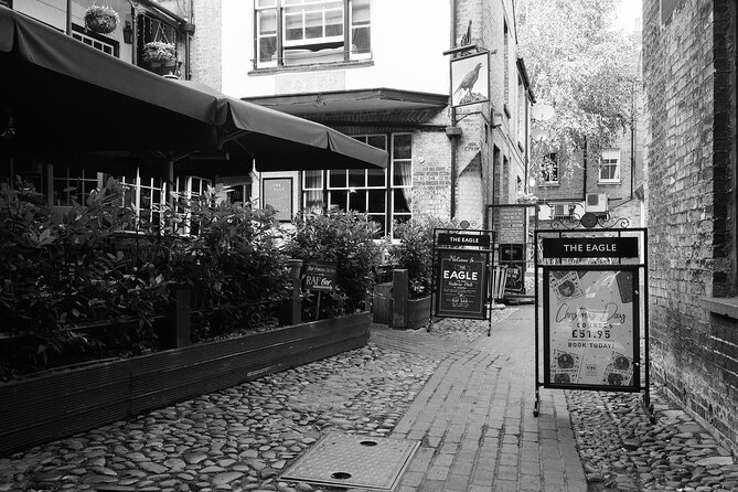 Private | Cambridge University Ghost Tour Led By University Alumni - How the 1-hour format keeps your evening flexible