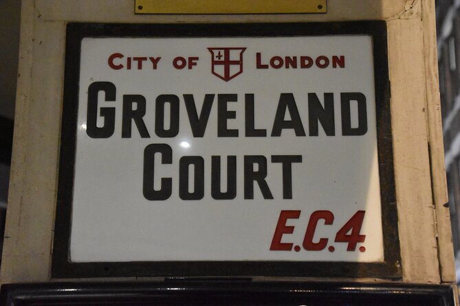 Private Ghosts and Gore Walking Tour of London - Plague pits, Greyfriars ghosts, and Temple Bar’s severed-head legacy