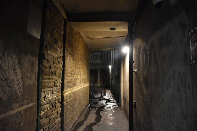 Private Ghosts and Gore Walking Tour of London - Newgate’s bones and the Viaduct Tavern’s ghost Fred