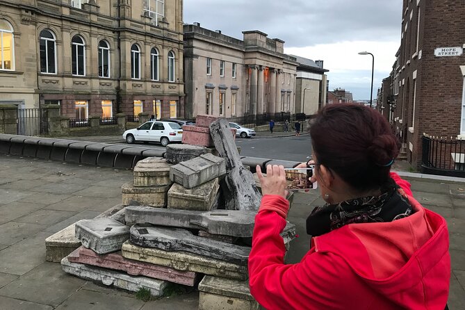 Private Liverpool Culture Walking Tour, Ghosts & Two Cathedrals. - St James Cemetery: the haunted-said sunken park and the symbols to watch