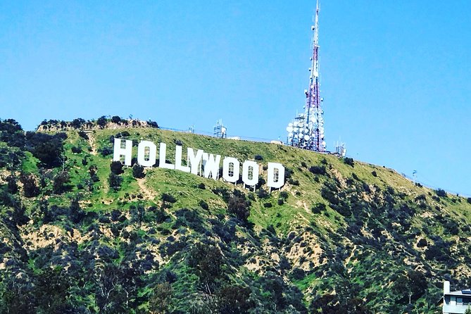Private Scandals and Ghost Tour of Hollywood and Beverly Hills - Beverly Hills Hotel-area park and the undercover-sting moment