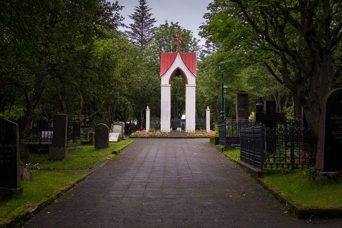 Reykjavik Folklore Walking Tour: Meet the Elves, Trolls & Ghosts of Iceland - Hólavallagarður Cemetery: meeting the Deacon of Dark River