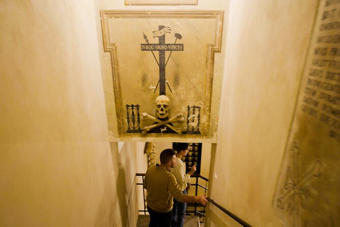 Rome's Dark Side: Ghosts, Scandals and Crypts - Small Group Tour - Stop 1: Ponte Sisto and the Ghost on a Bridge