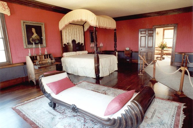 Rose Hall Great House Haunted Night Tour with Admission - Storytelling style: scares, actors, and the White Witch legend