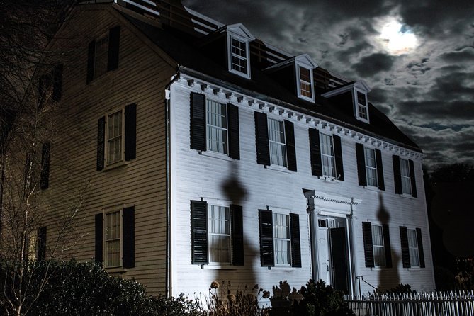 Salem Ghost Tour: Witches & Wicked Whispers - Stop 4: Salem Athenaeum and the Great Fire Refuge