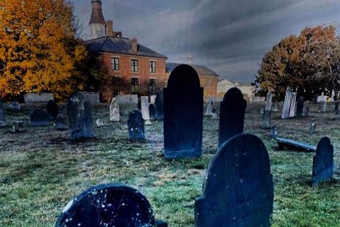 Salem's Best Ghost Tour - Old Town Hall and the Hocus Pocus Filming Spot