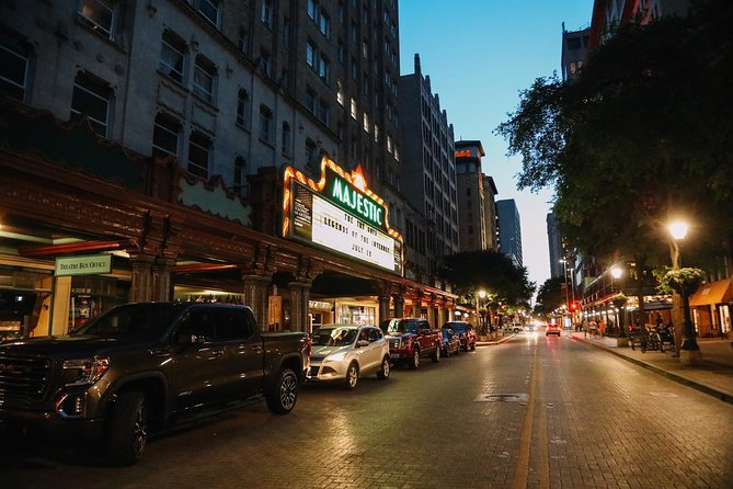 San Antonio Apparitions Ghost Tour - Logistics that matter: meeting point, sound, and comfort