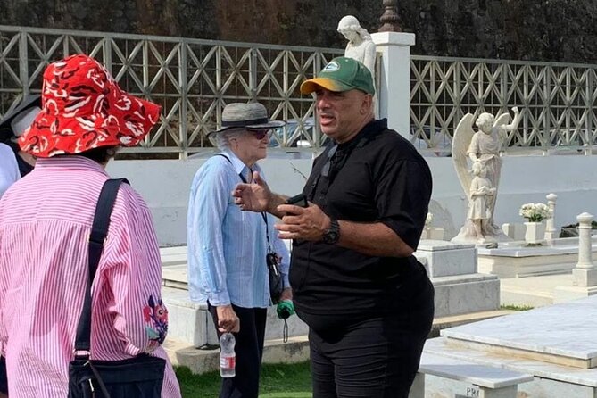 San Juan Haunted History Walking Tour - What the guide experience feels like in practice